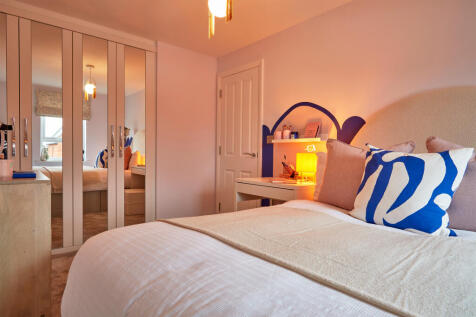 Further double bedroom in the Hythie 4 bedroom home