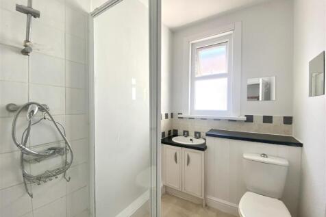 BATHROOM 3.jpeg