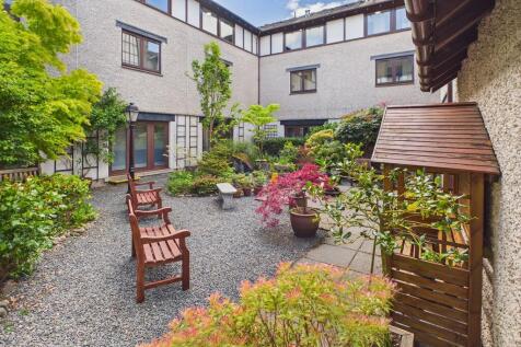 Communal Courtyar...