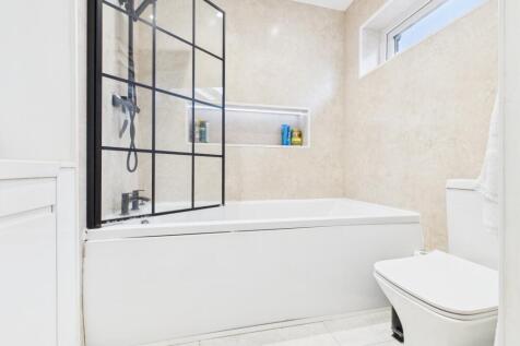 CAM03729G0-PR0159-STILL005