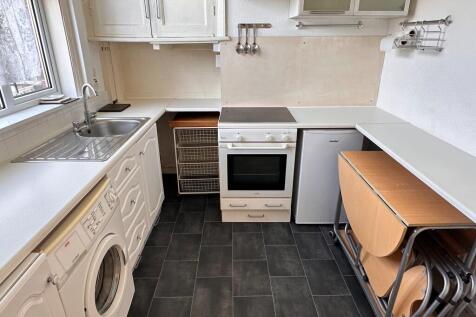 Thorpe House Rise, Sheffield, S8 photo 5