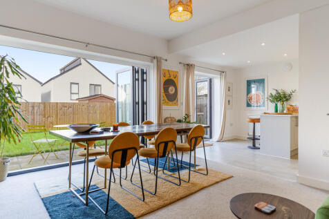 18 - 51 Applegate Way Kingsbridge