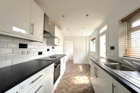 Riga Terrace, Laira, Plymouth photo 3