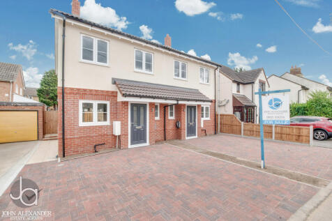 Witham, CM8 - property photo