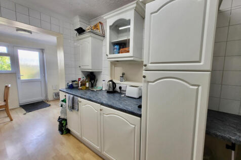 Witcombe, Yate, BS37 8SD photo 4