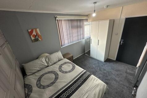 5 Bedroom House Available In Sheldon, Birmingham  photo 5
