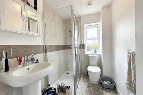 En-suite to Bedroom 1