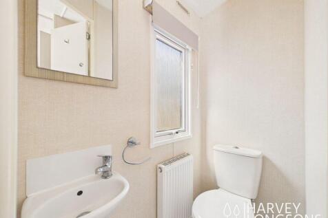 Victory Coaster en-suite WC at Amble Links Holiday