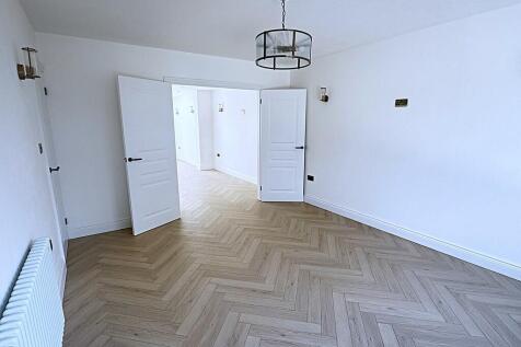 Lounge Through To...