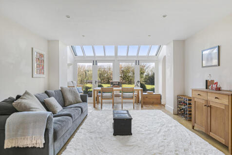Living /Dining Room