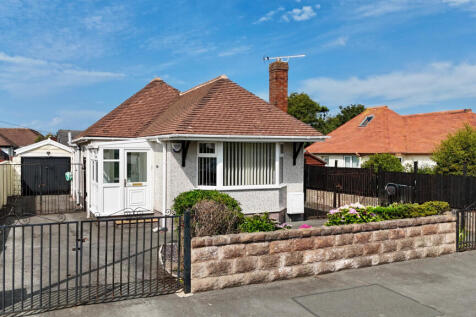 Rhyl, LL18 - property photo