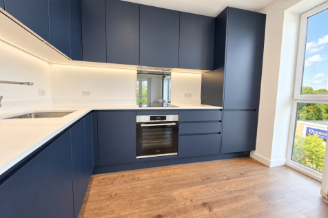 Frogmore Avenue, Watford photo 3
