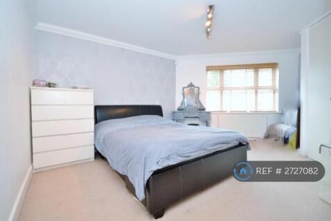 Spacious Master  Bedroom