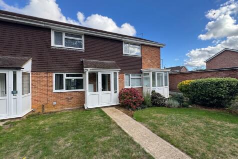 2-bed terraced on Sedgebrook, Liden, Swindon, SN3, £1,250/mo