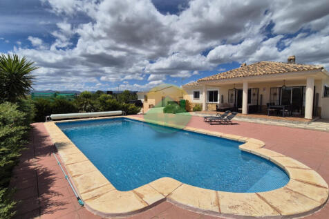 4 Bedroom Detached For Sale-CARA06-1