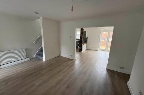 Beverley Avenue, Worsbrough, Barnsley photo 3
