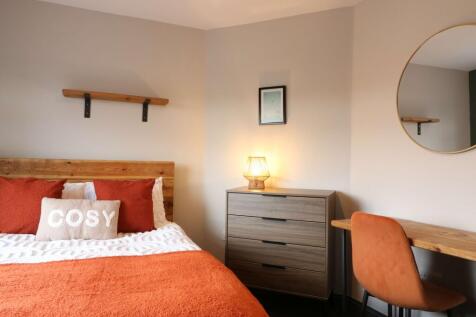 26 Clive Road Room 5 1.JPG