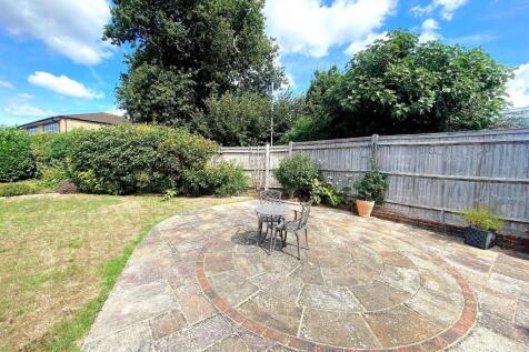 60 Birkdale - Garden2.jpg