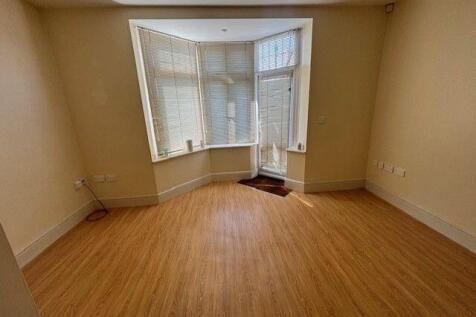 Flat , The Old Doctors House,  Carlton Road, Worksop photo 4
