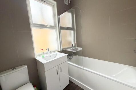 1st floor bathroom