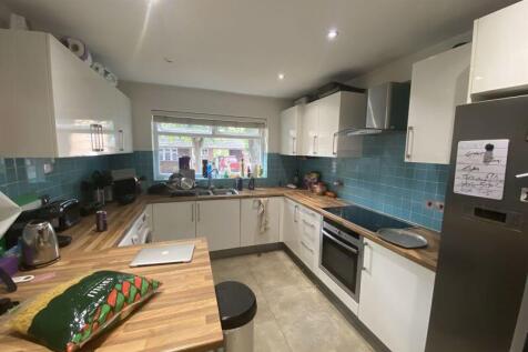 6-bed house on Rolleston Drive, Nottingham, £4,550/mo