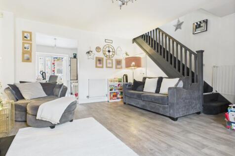 CAM03729G0-PR0099-STILL017