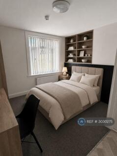 Room 2 - Ensuite Bedroom