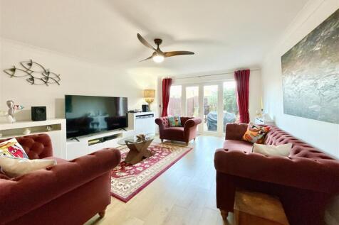 Lounge Towards Rear Garden.JPG