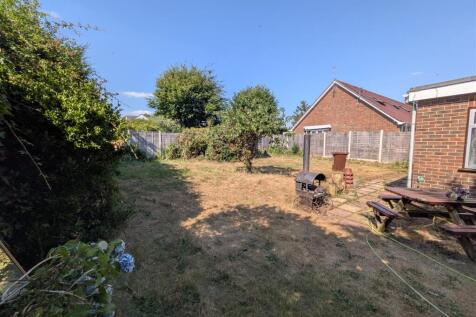 Rear garden new 1.jpg