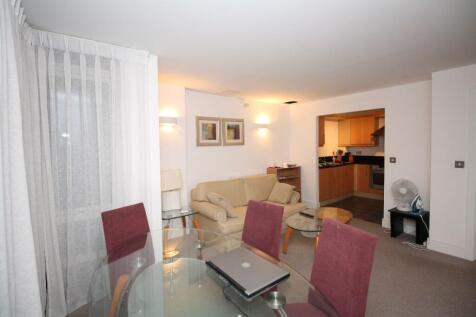 Turner House, Cassiliss Road, Canary Wharf E14 photo 3