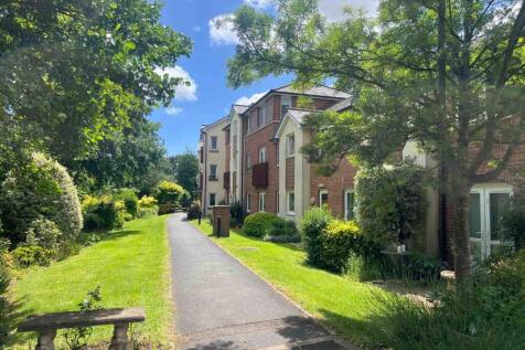 ONE BEDROOM APARTMENT IN CONVENIENT LYDNEY AREA -