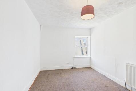 CAM04201G0-PR0061-STILL035