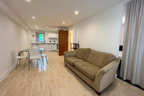 Available Late July. This Ground Floor Furnished 1 bedroom apartment in The Linx is located in Manchester's popular Northern Quarter close to Victoria Station, The Printworks and Arndale Centre making