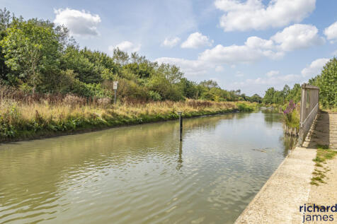 c1ecbbdc-889e-430...