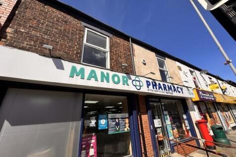 1-bed flat on Ainsworth Road, Radcliffe, Bury, £600/mo