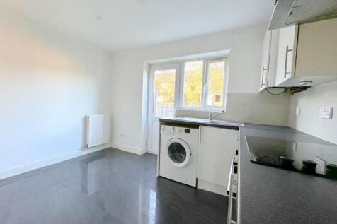 Wiseman Close, Luton, LU2 photo 4