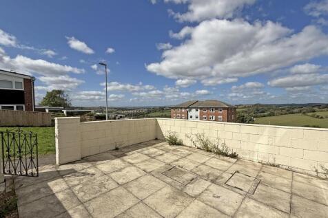 Lundy Close 20 - Front View.jpg
