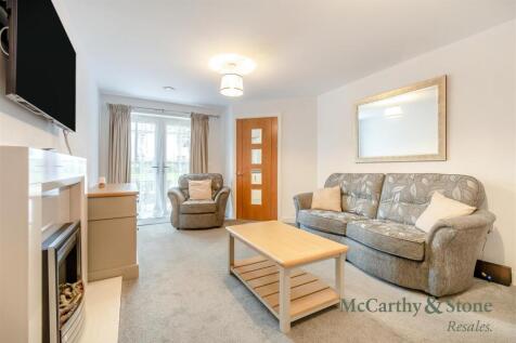 8704442-interior03.jpg