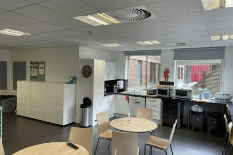 First Floor 28 Clarendon Road 10.JPG