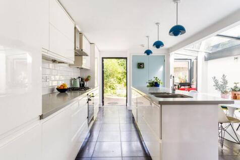 Dynevor Road N16