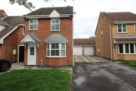 3-bed semi-detached on St. Marys Close, Elloughton, Brough, £875/mo