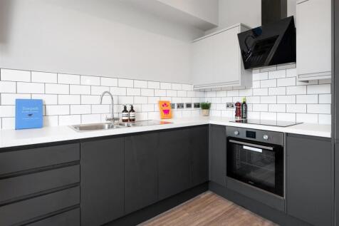 B, 11 Larkdale Rd-Hi-3.jpg