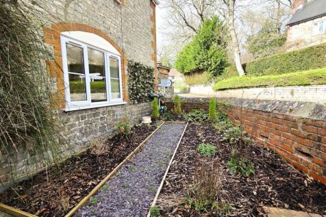 28 SV - Garden.jpg