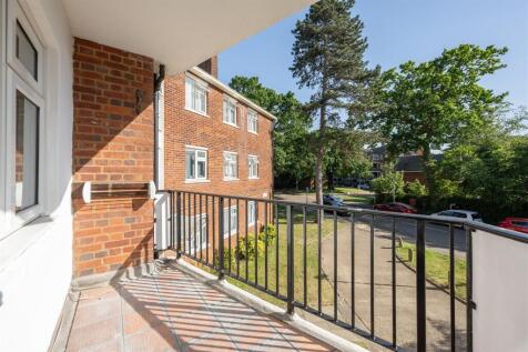 Hermitage Walk, E18