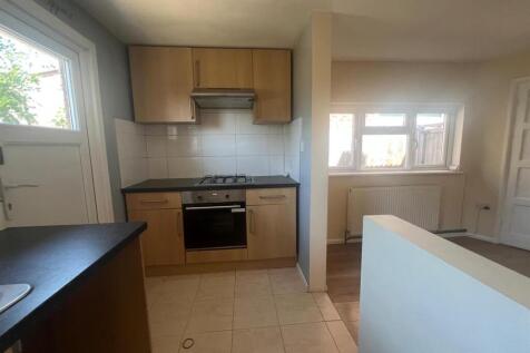 Nevendon Road, Wickford, Essex photo 4