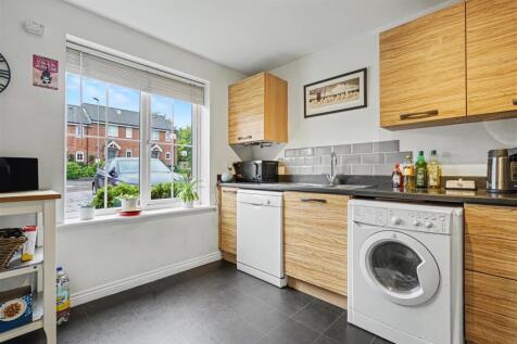 Kitchen 1_1.jpeg
