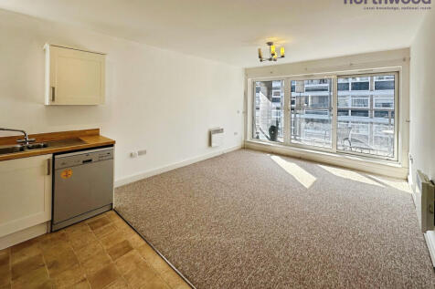 French Court, Castle Way photo 3