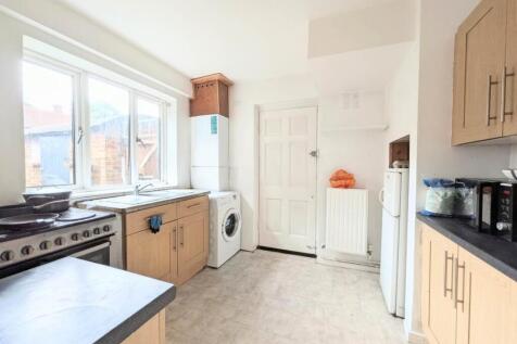 Marriott Road, Stratford, E15 photo 3