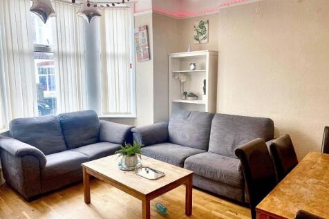 Living Room 1.jpeg