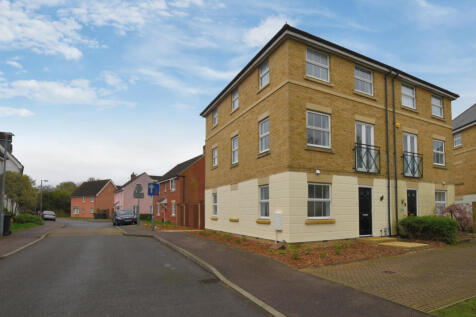 5-bed semi-detached on Chapel Fields, Brewers End, Takeley, Bishop's Stortford, CM22, £2,750/mo